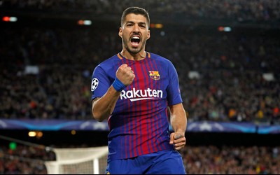 米兰电竞热议-凯蒂麦卡比赛后和球迷互动